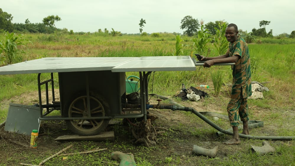 L’énergie solaire, l’efficacité énergétique et le soutien aux entreprises donnent aux producteurs et aux transformateurs de riz un avantage concurrentiel au Bénin